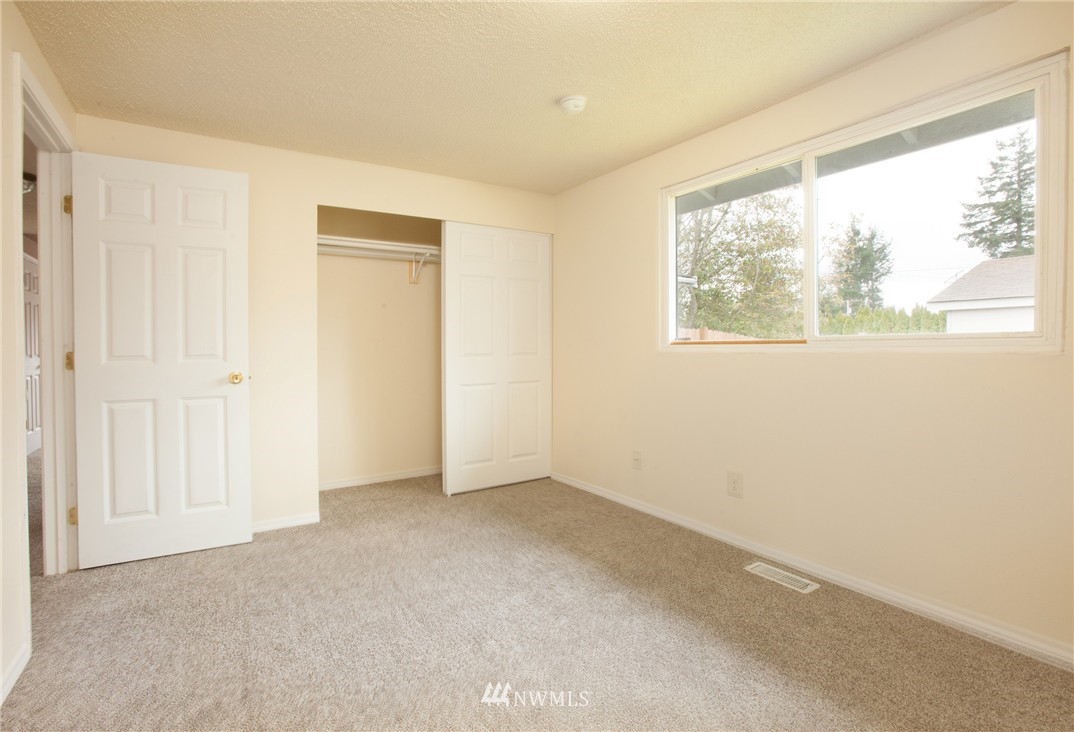 679 Union Avenue Northeast Renton, WA 98059 - Photo 6 of 14