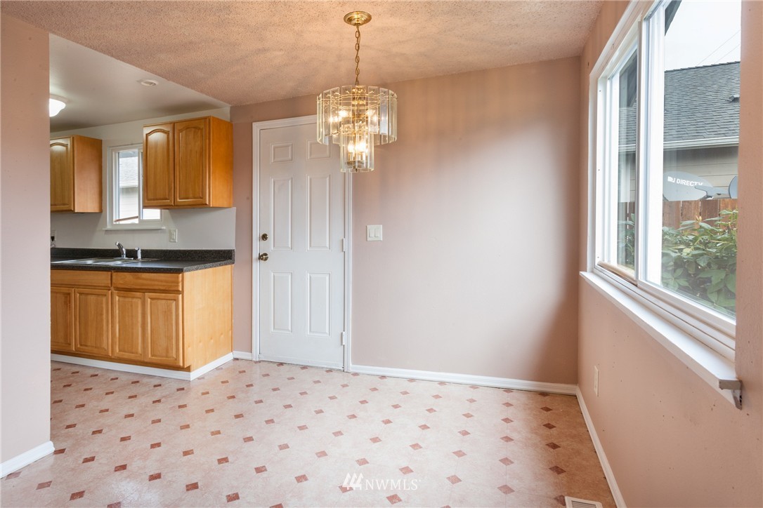 679 Union Avenue Northeast Renton, WA 98059 - Photo 10 of 14