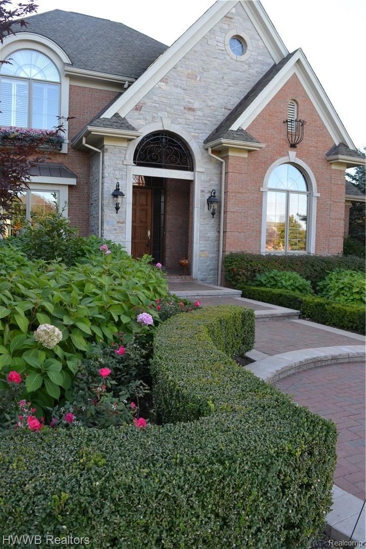 2799 South Addison Circle Rochester, MI 48306 - Photo 68 of 71 Manicured Landscaping