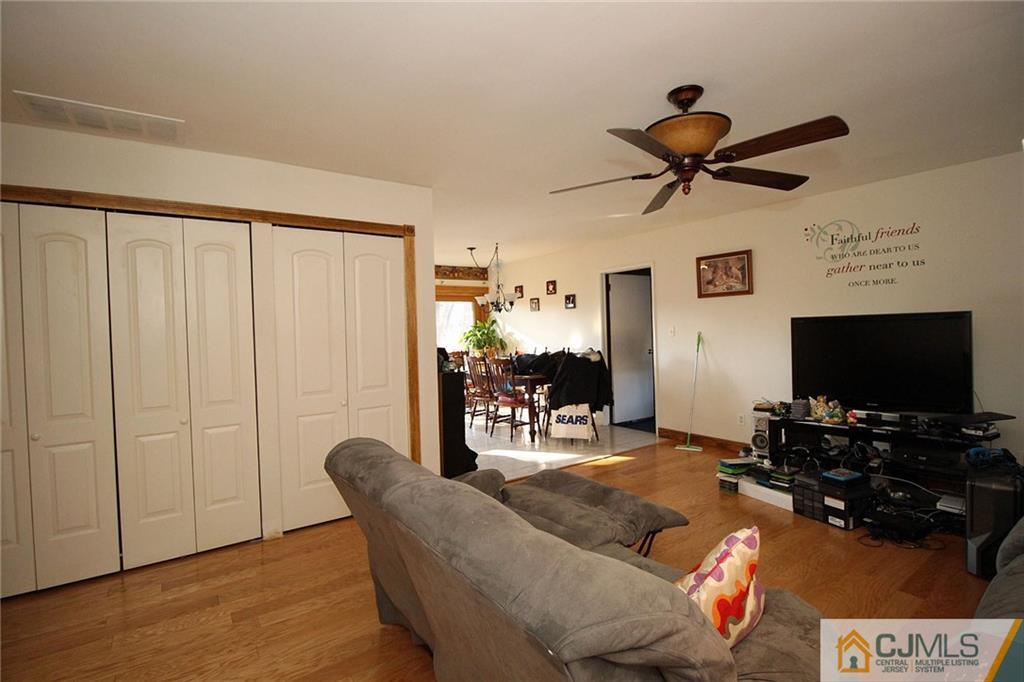 89 New Road Kendall Park, NJ 08824 - Photo 4 of 25 Gallery Image 4