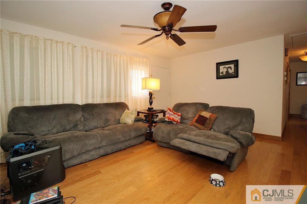 89 New Road Kendall Park, NJ 08824 - Photo 5 of 25 Gallery Image 5