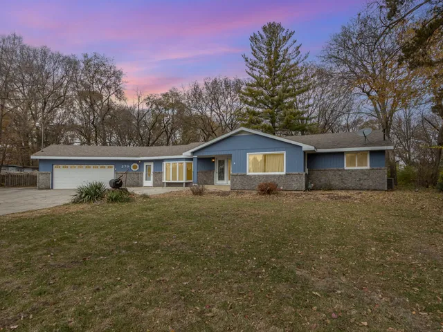 $425,000 | 270 East Southmor Road, Morris, IL 60450