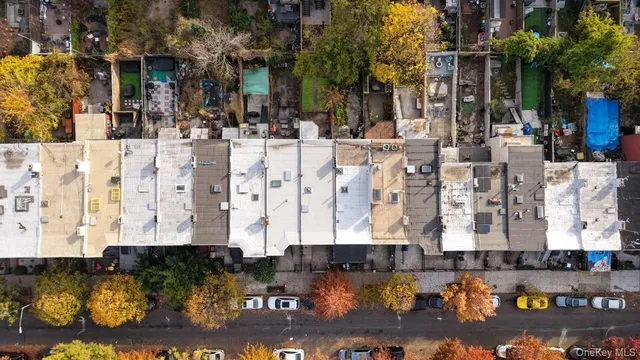 a view of building with outdoor space