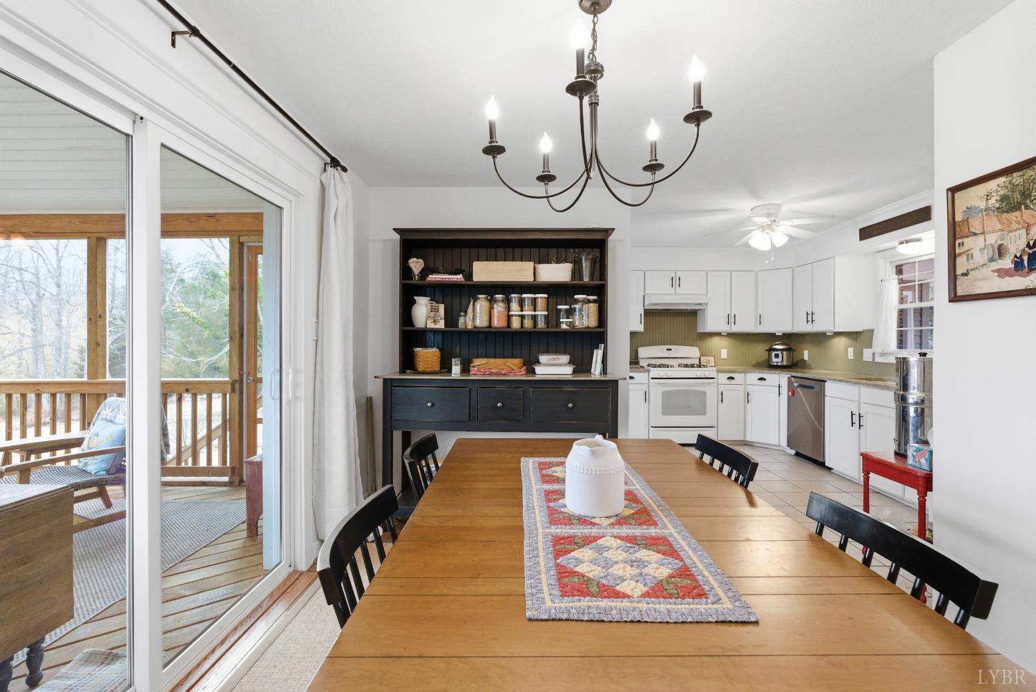 3189 Wildway Road Appomattox, VA 24522 - Photo 7 of 44 a very nice looking open kitchen with a large window