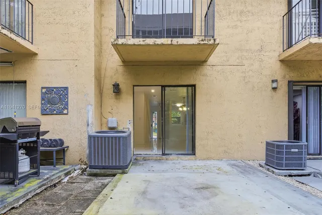 $2,300 | 6850 Northwest 173rd Drive, Unit 103, Hialeah, FL 33015