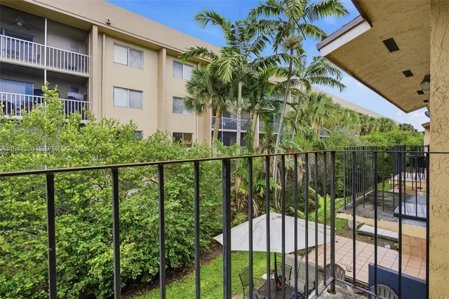 $2,300 | 6850 Northwest 173rd Drive, Unit 103, Hialeah, FL 33015