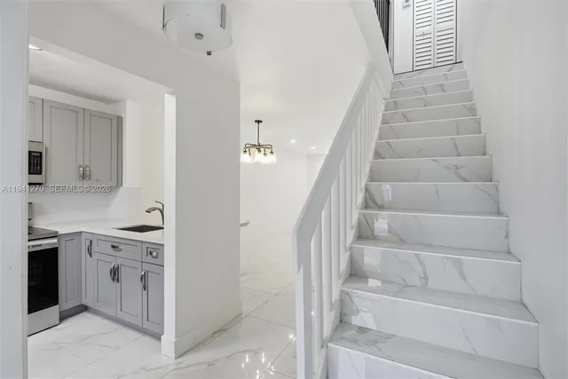 $2,300 | 6850 Northwest 173rd Drive, Unit 103, Hialeah, FL 33015