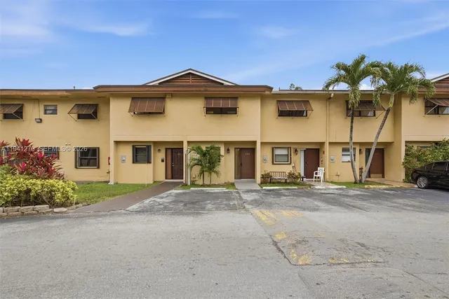 $2,300 | 6850 Northwest 173rd Drive, Unit 103, Hialeah, FL 33015