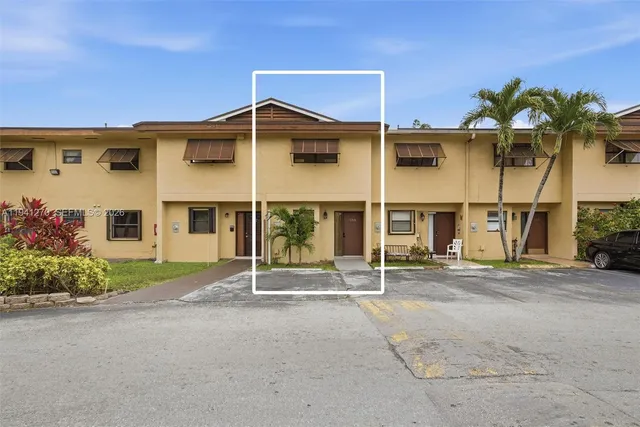 $2,300 | 6850 Northwest 173rd Drive, Unit 103, Hialeah, FL 33015