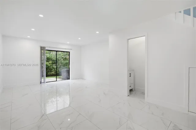 $2,300 | 6850 Northwest 173rd Drive, Unit 103, Hialeah, FL 33015