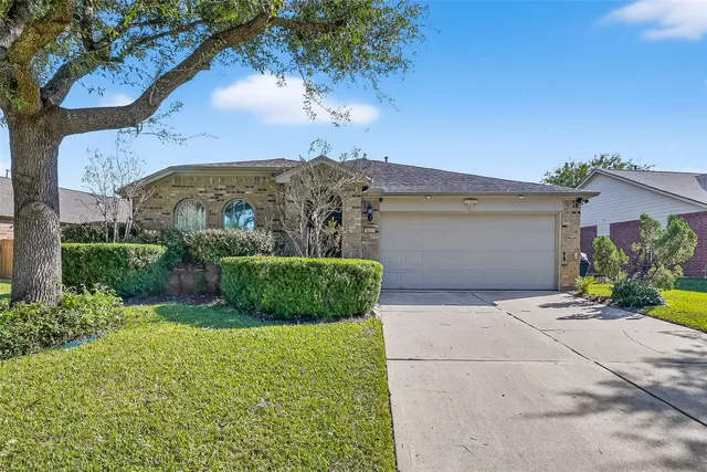 $1,925 | 827 Honeysuckle Vine Drive, Rosenberg, TX 77469