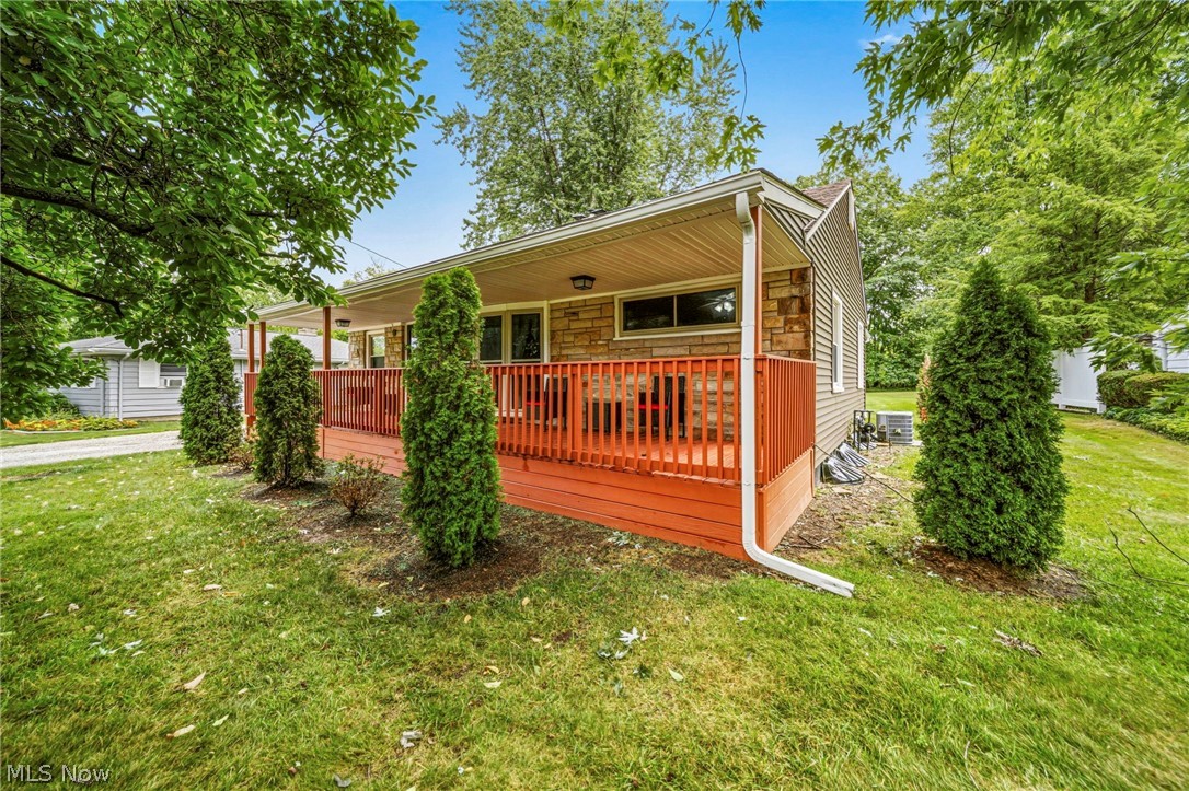 353 Ansel Road Geneva, OH 44041 - Photo 4 of 36 Gallery Image 4