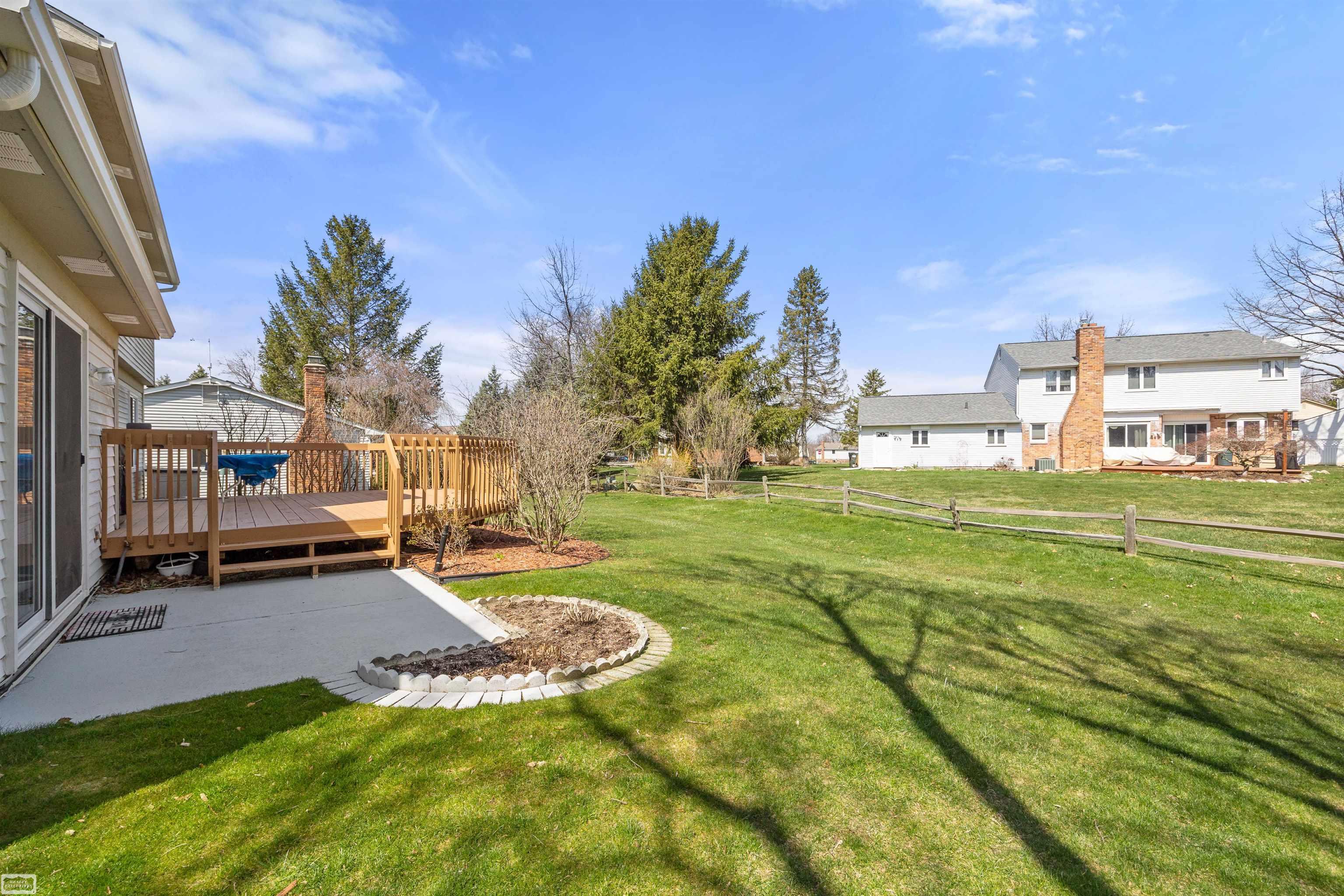 1693 Dennett Lane Rochester Hills, MI 48307 - Photo 4 of 53