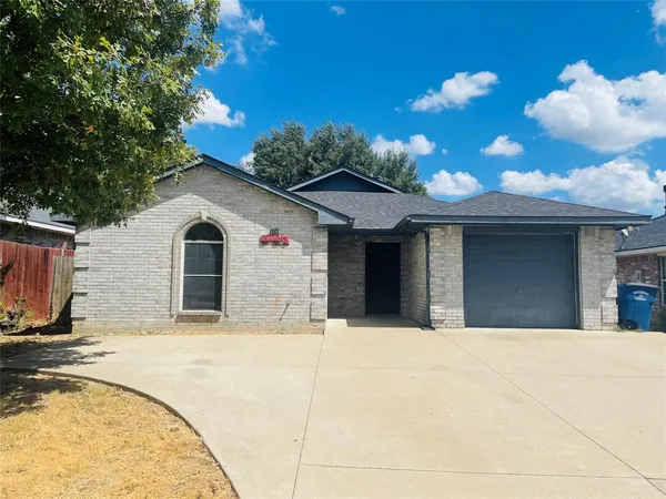 $2,295 | 2534 Las Villas Avenue, Dallas, TX 75211