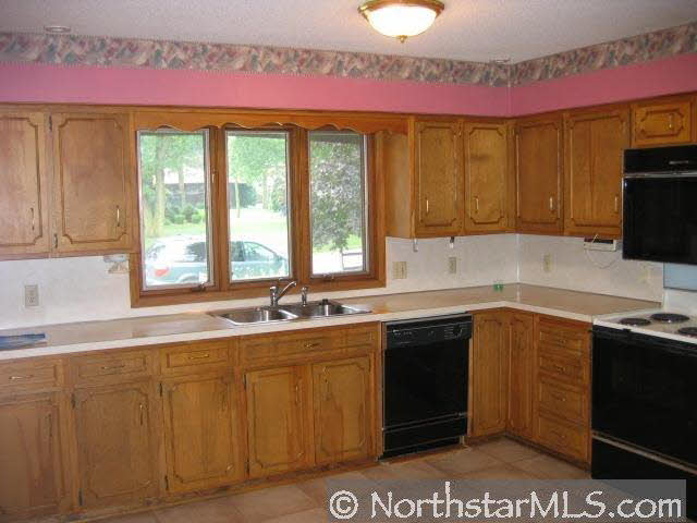 8 St James Bay Faribault, MN 55021 - Photo 3 of 9