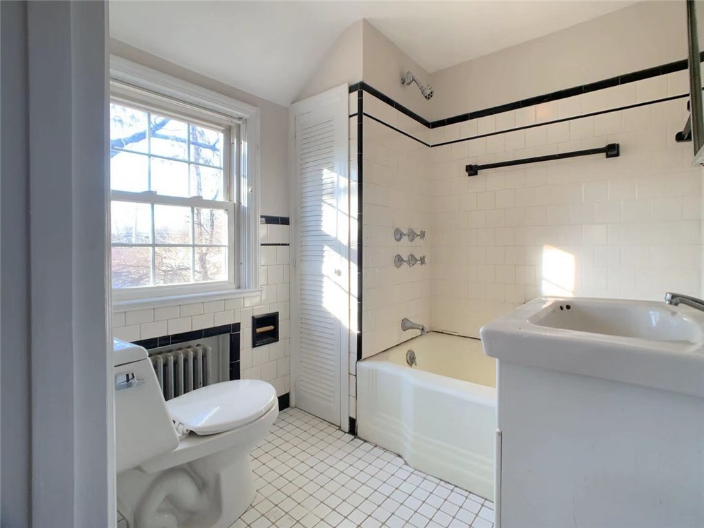 63 Prudence Court Warwick, RI 02888 - Photo 5 of 7