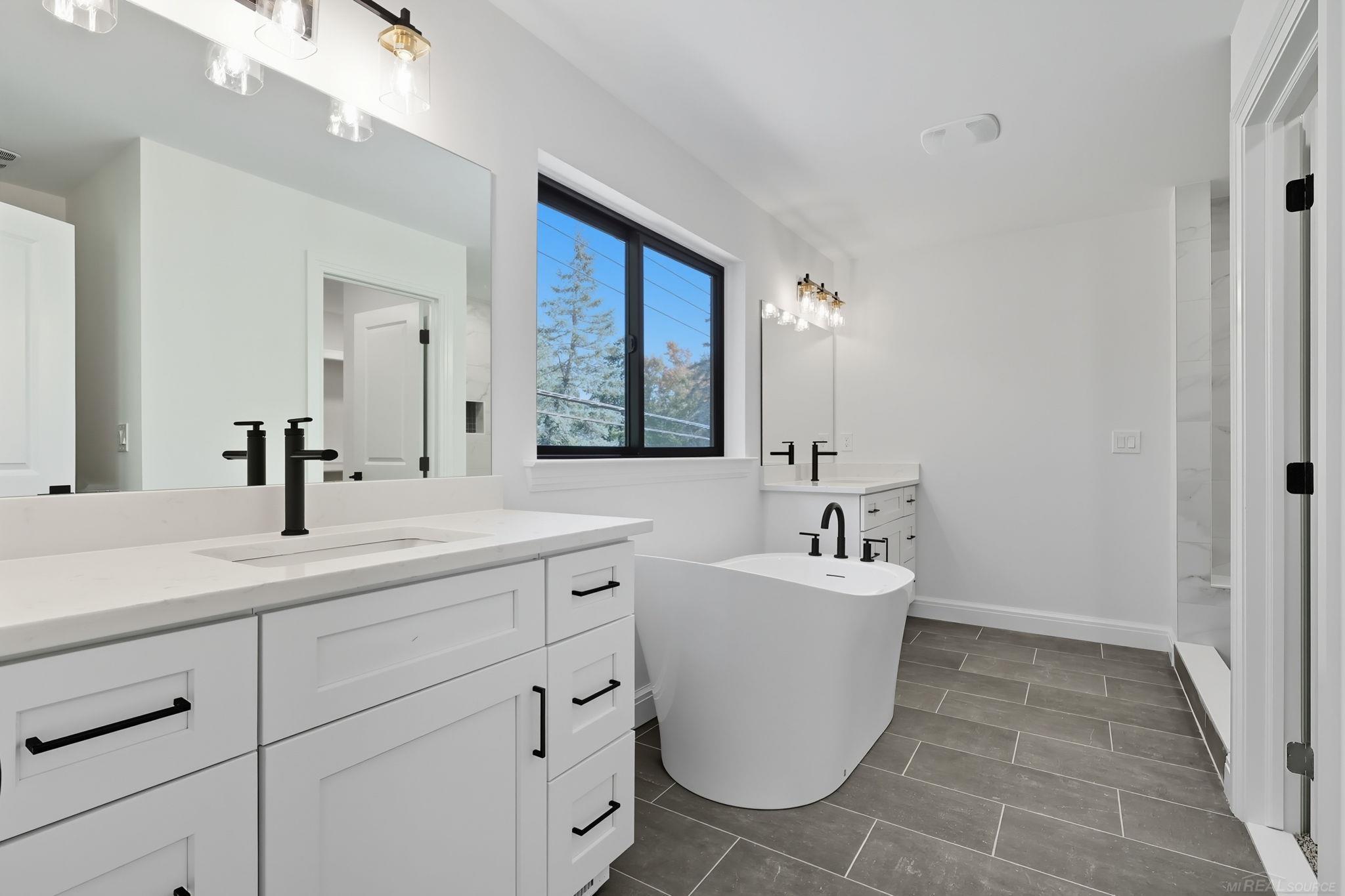 2270 Walton Blvd. Rochester, MI 48309 - Photo 32 of 40 50142271-bb938360-538b-4ce4-8bc4-a98ed3f50d12.JPG