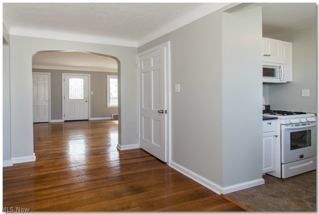 12801 Havana Road Cleveland, OH 44125 - Photo 11 of 21