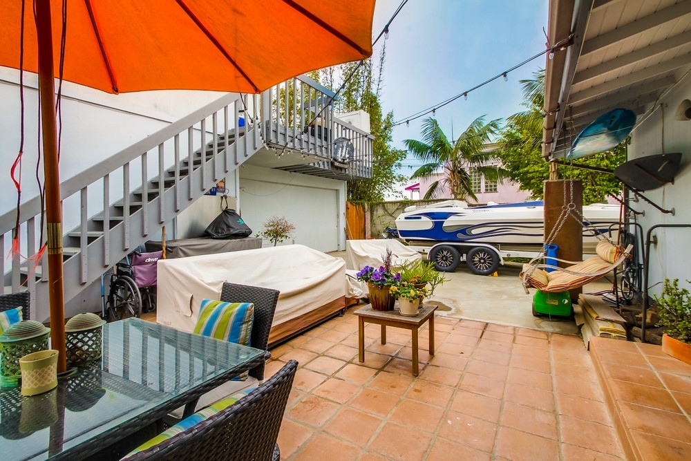 665 Requeza Street Encinitas, CA 92024 - Photo 16 of 25 Private patio