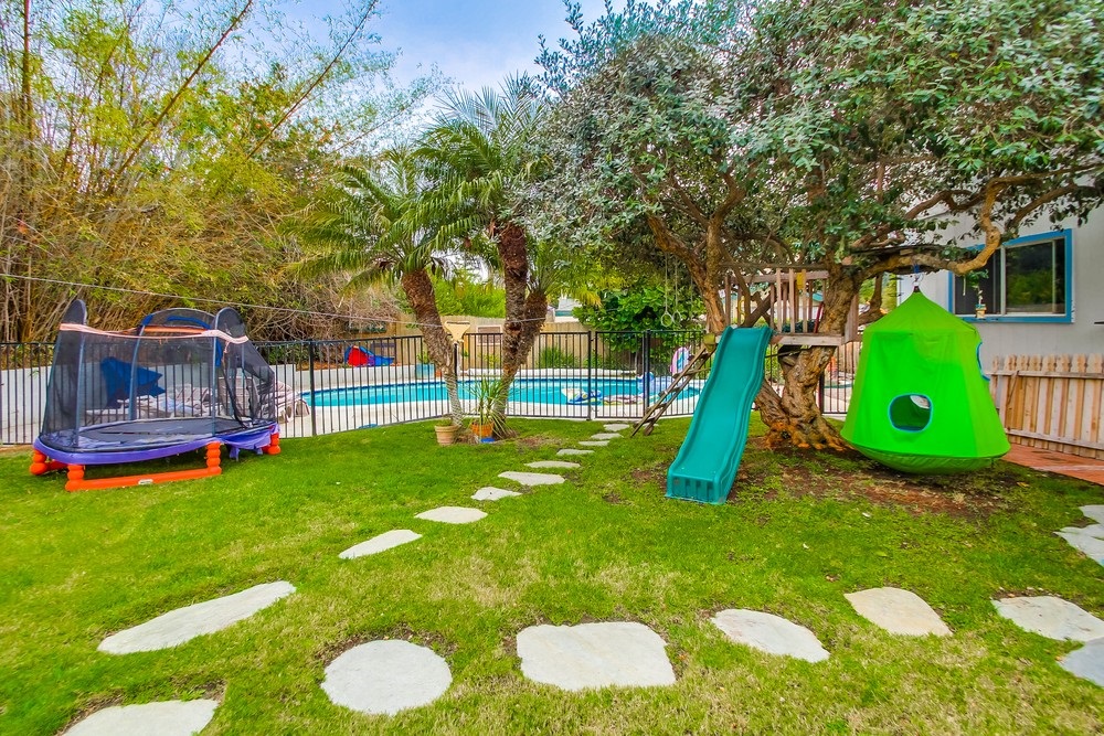 665 Requeza Street Encinitas, CA 92024 - Photo 23 of 25 Gallery Image 23