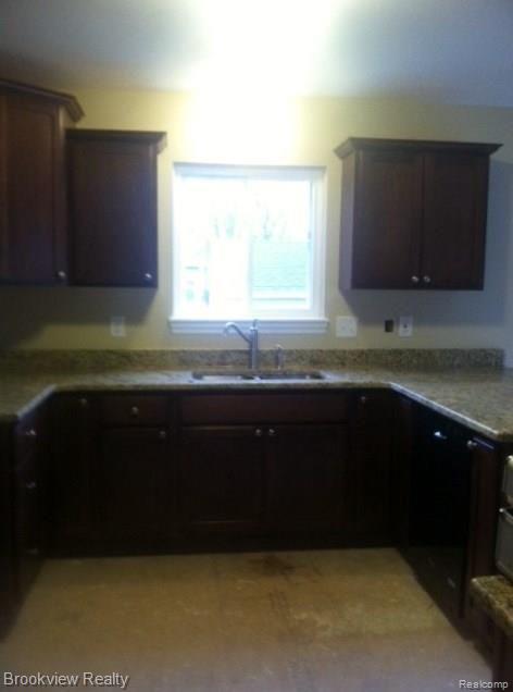 2548 Weaverton Rochester Hills, MI 48307 - Photo 4 of 21