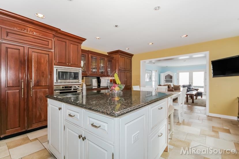 571 Lake Shore Road Grosse Pointe Shores, MI 48236 - Photo 17 of 43