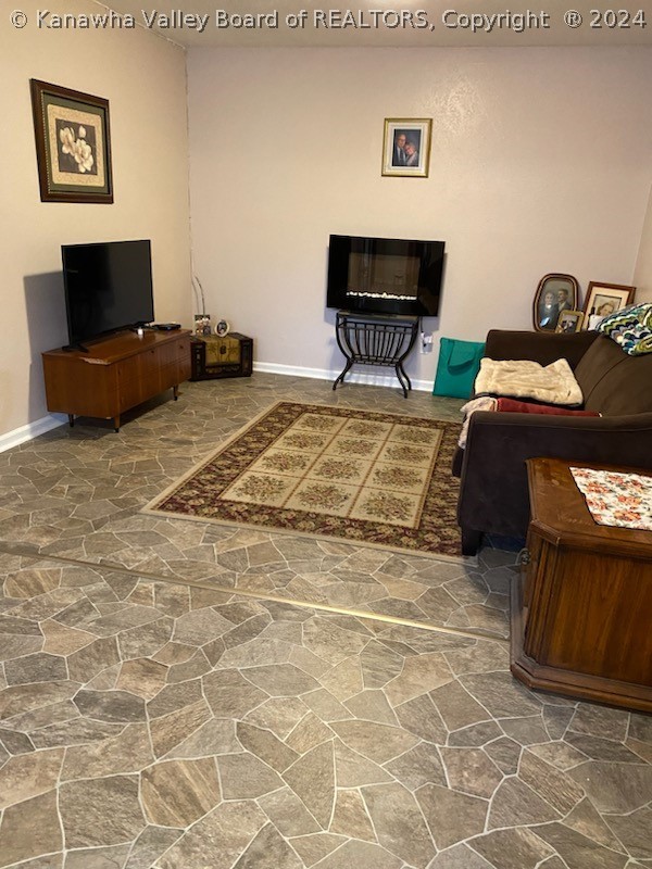 2604 Shadyside Road St. Albans, WV 25177 - Photo 8 of 13 Gallery Image 8