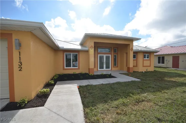 $2,600 | 1132 Edelweiss Street East, Lehigh Acres, FL 33974