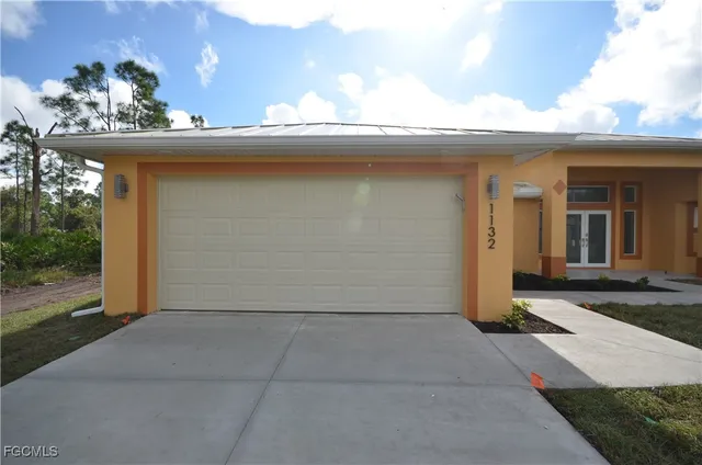 $2,600 | 1132 Edelweiss Street East, Lehigh Acres, FL 33974