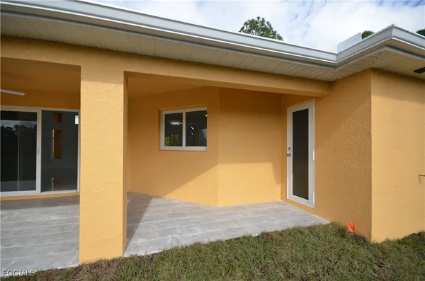 $2,600 | 1132 Edelweiss Street East, Lehigh Acres, FL 33974
