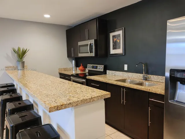 $1,500 | 421 Northeast 1st Street, Unit 108, Hallandale Beach, FL 33009