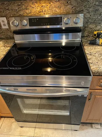 $1,500 | 421 Northeast 1st Street, Unit 108, Hallandale Beach, FL 33009