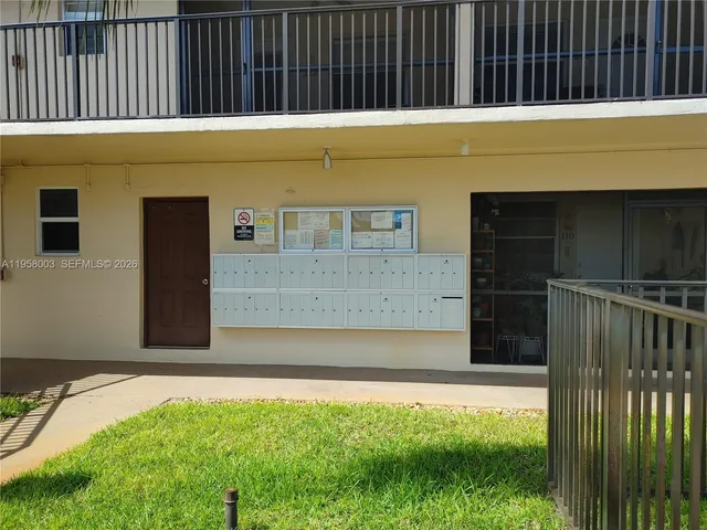 $1,500 | 421 Northeast 1st Street, Unit 108, Hallandale Beach, FL 33009