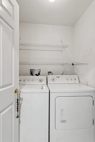 $385,000 | 501 Forest Avenue, Unit 305, Glen Ellyn, IL 60137