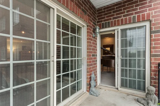 $385,000 | 501 Forest Avenue, Unit 305, Glen Ellyn, IL 60137