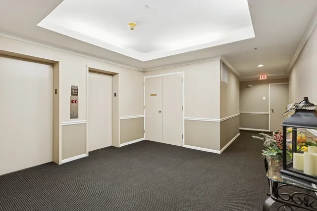 $385,000 | 501 Forest Avenue, Unit 305, Glen Ellyn, IL 60137