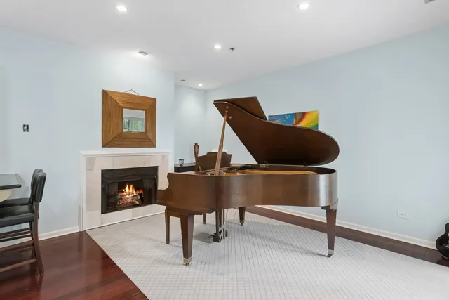 $385,000 | 501 Forest Avenue, Unit 305, Glen Ellyn, IL 60137