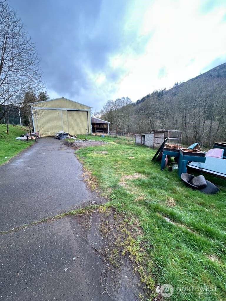 431 Highland Valley Road Morton, WA 98356 - Photo 12 of 34