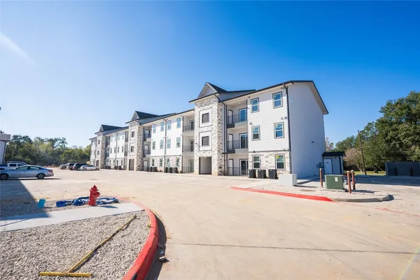 $1,450 | 2101 Reinke Road, Unit 8105, Waller, TX 77484