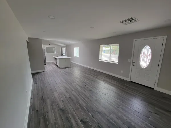 $4,200 | 535 West 15th Street, Tempe, AZ 85281
