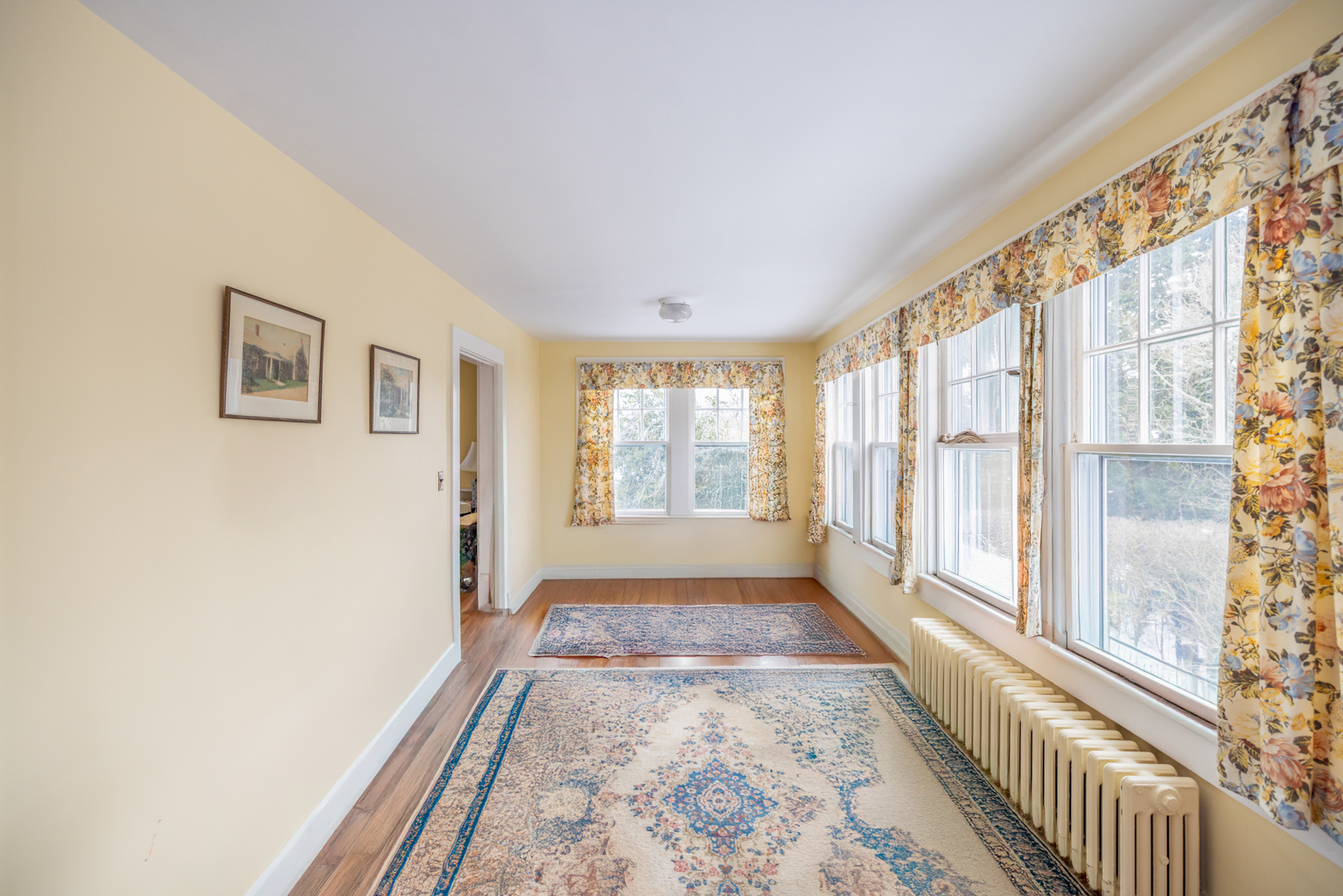 35 West Chester Street Nantucket, MA 02554 - Photo 7 of 14 a view of hallway with windows