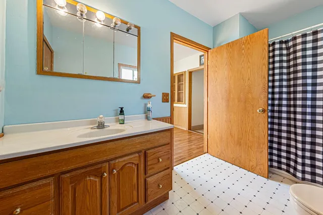 $70,000 | 235 North Seeley Avenue, Dunnell, MN 56127