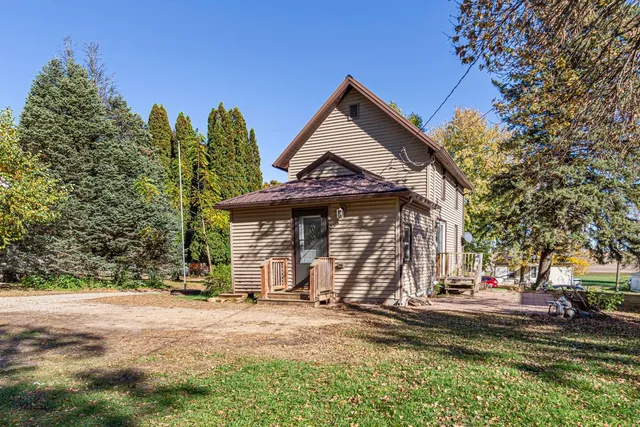 $70,000 | 235 North Seeley Avenue, Dunnell, MN 56127