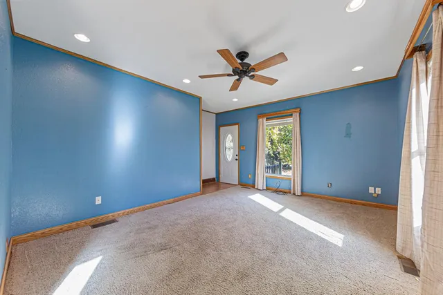 $70,000 | 235 North Seeley Avenue, Dunnell, MN 56127