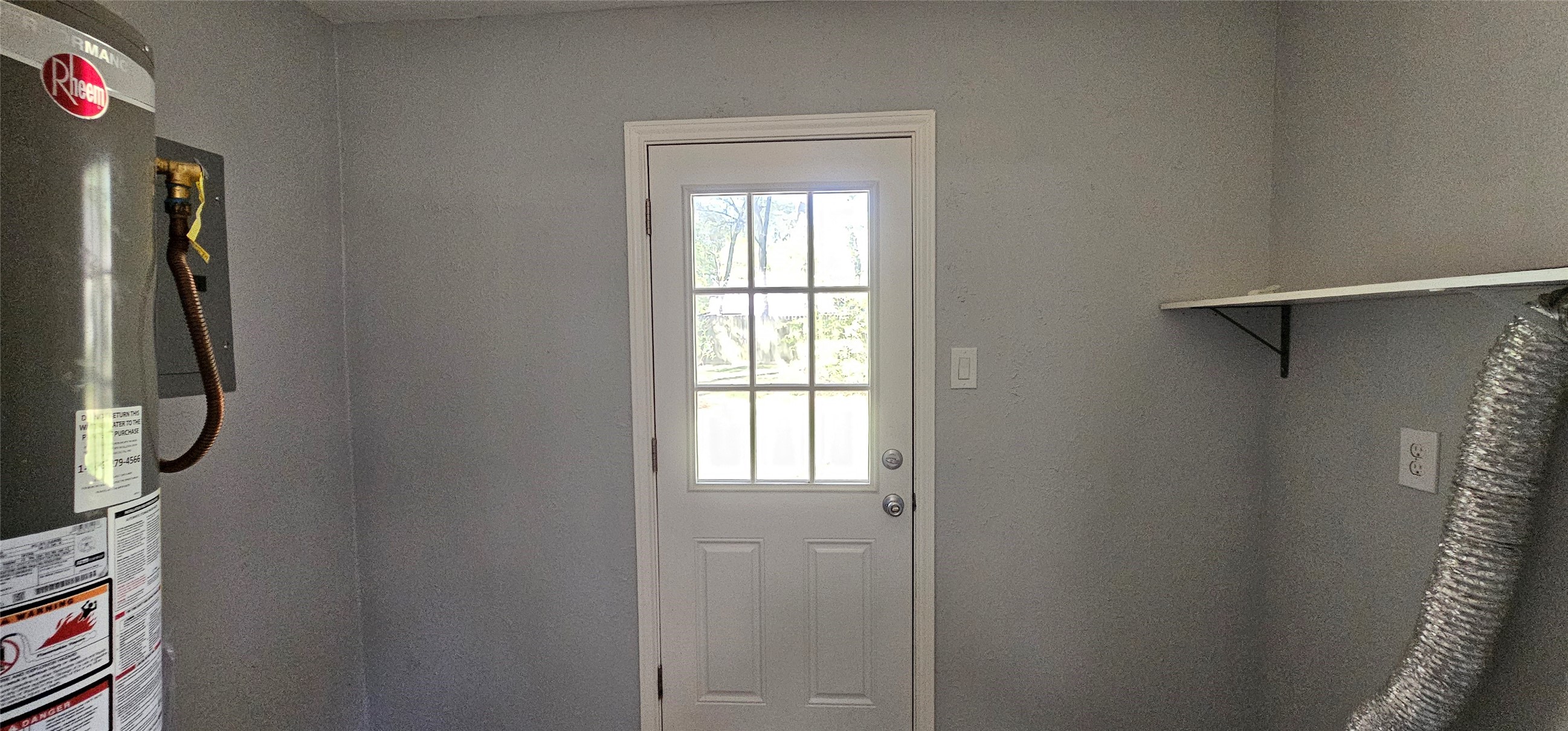 26311 Maplewood Drive Spring, TX 77386 - Photo 18 of 23 a bathroom with a mirror and a shower