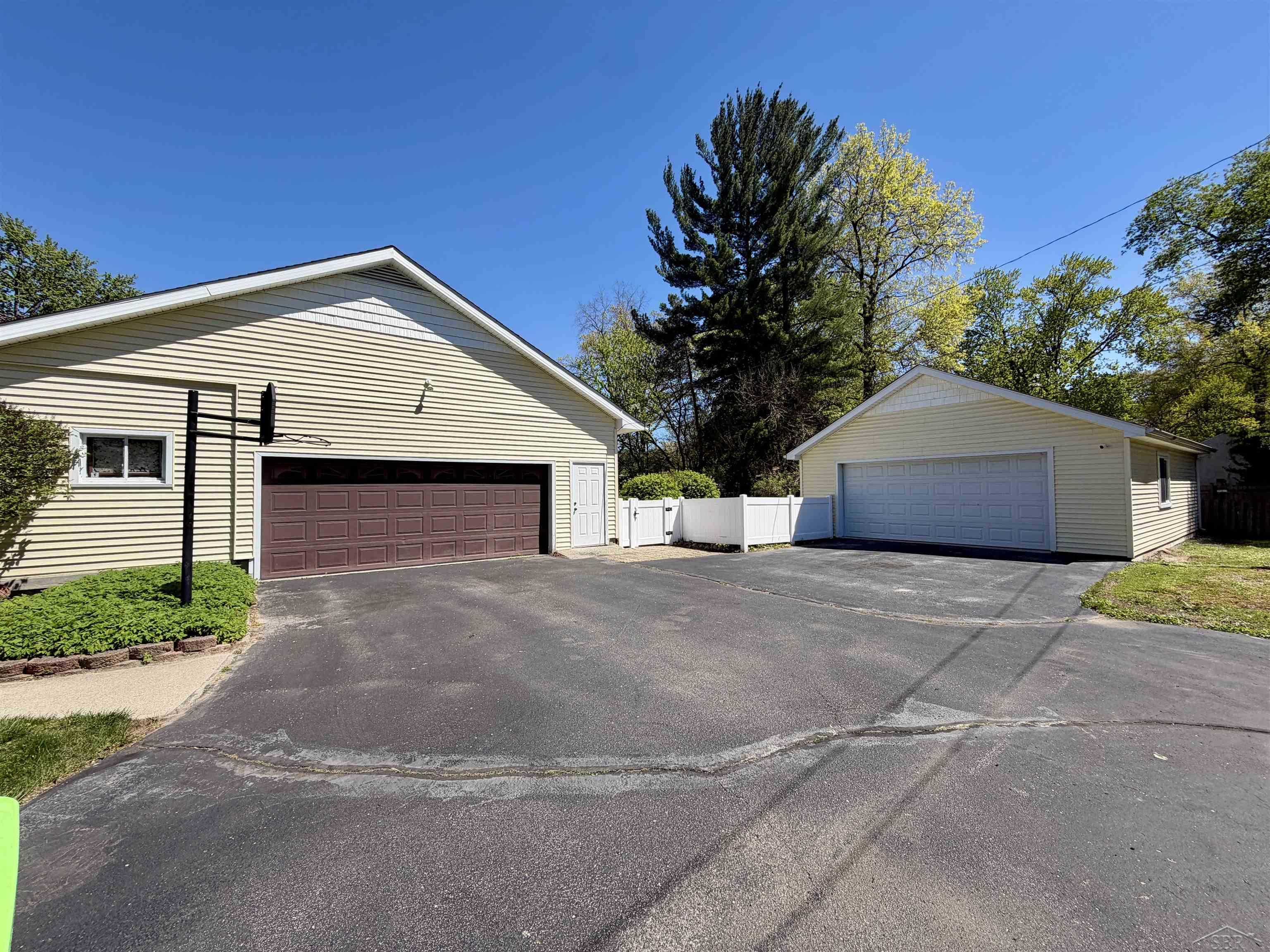 3280 Dixie Court Bridgeport, MI 48601 - Photo 20 of 24