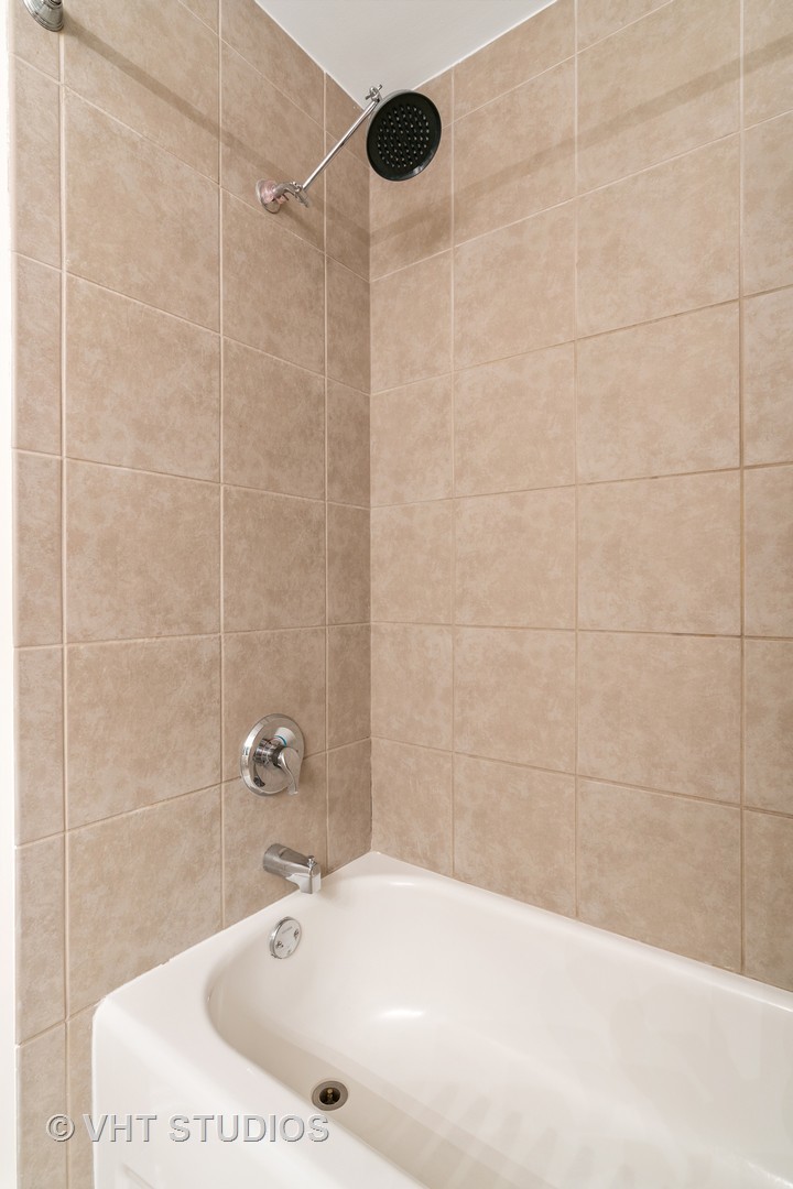 6 South Laflin Street, Unit 820 Chicago, IL 60607 - Photo 25 of 28