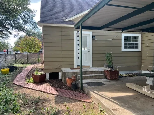 a view of a garage