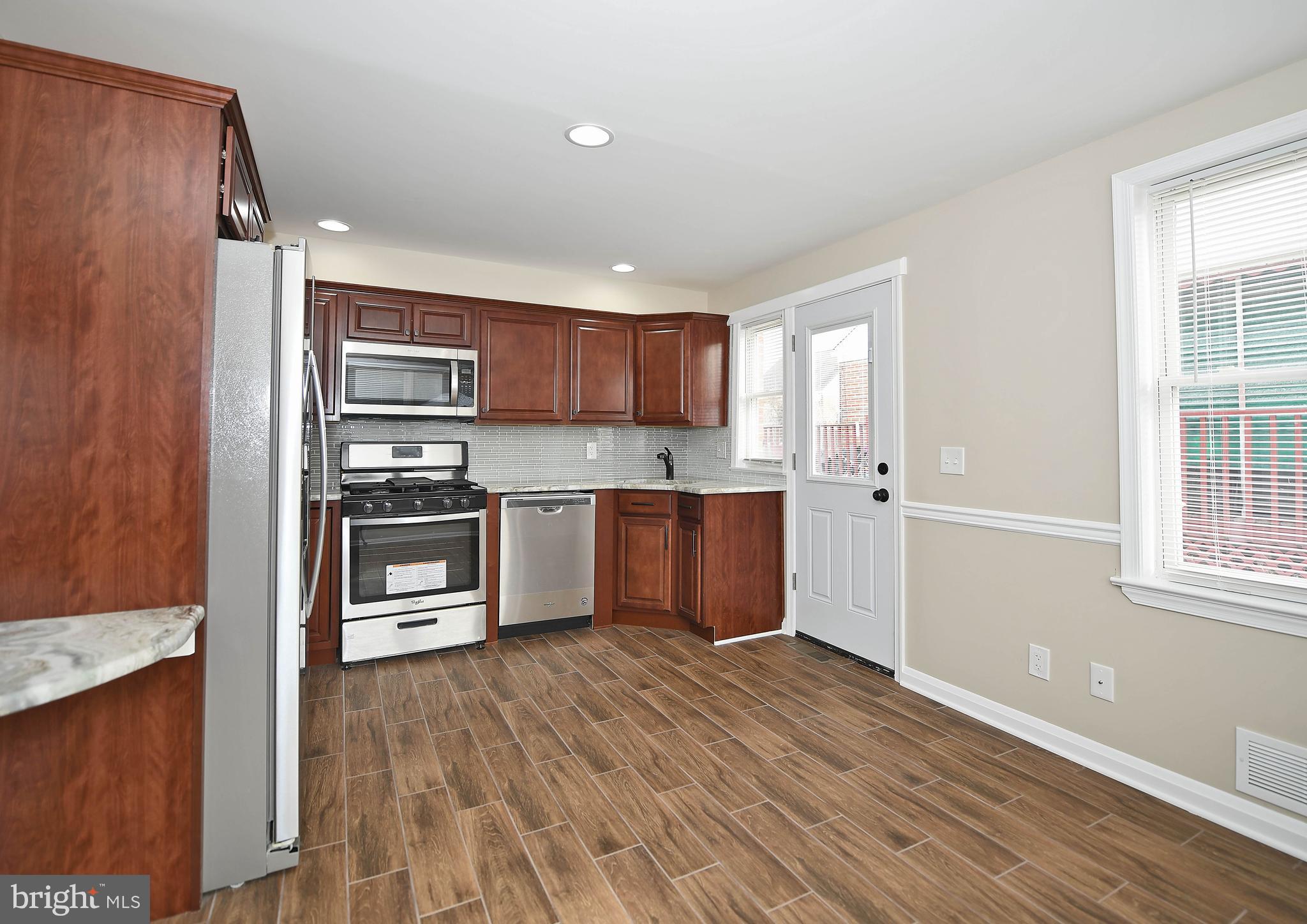 6512 Langdale Road Rosedale, MD 21237 - Photo 11 of 41 Kitchen with stainless appliances