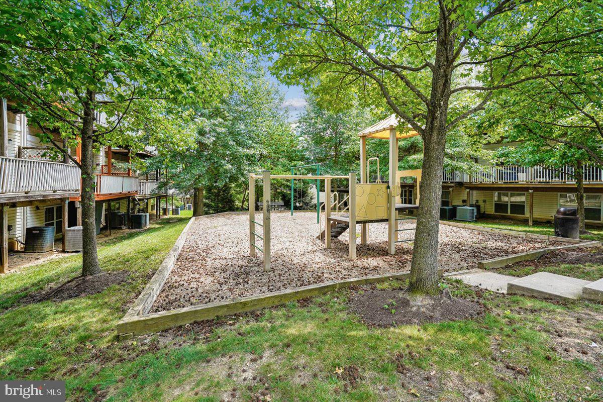 13806 Breezy Ridge Way Woodbridge, VA 22191 - Photo 41 of 42 Playground